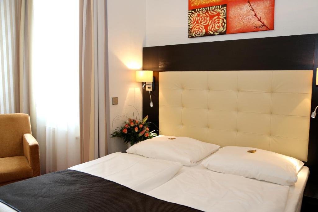 Hotel Herbst Berlim Quarto foto